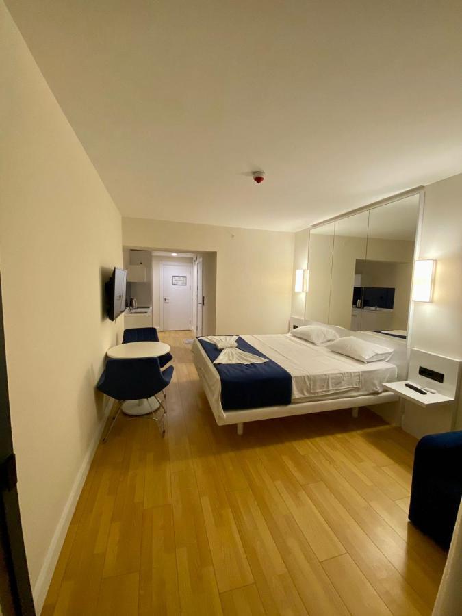 Aparthotel For Batumi Orbi City Room photo